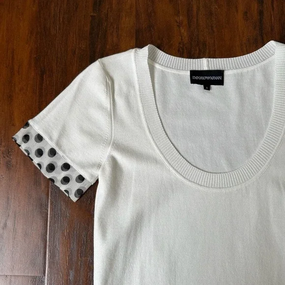 EMPORIO ARMANI Polka Dot Lace-Trim S/S Knit Top Scoop Neck in White - Picture 2 of 8